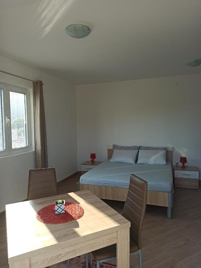 Lastva Holliday Rooms Budva Buitenkant foto